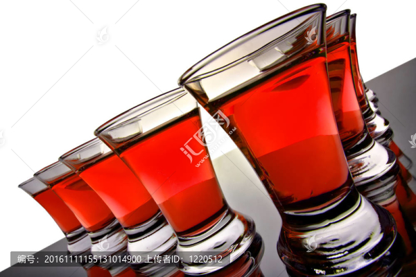 玻璃酒杯
