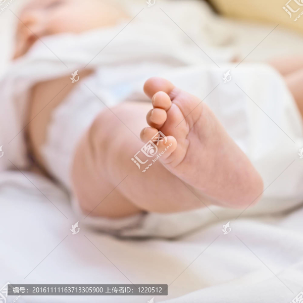 新生兒的腳