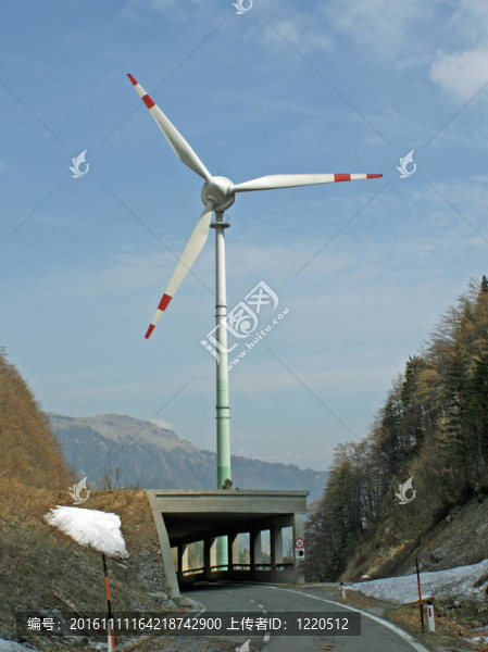 奧地利巨型風(fēng)力發(fā)電機(jī)發(fā)電