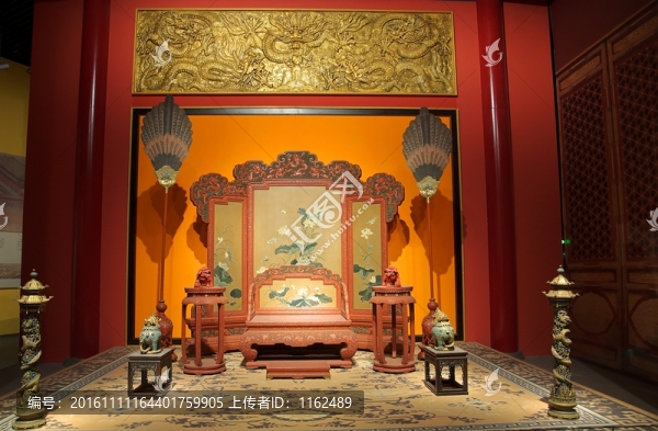 寶座間