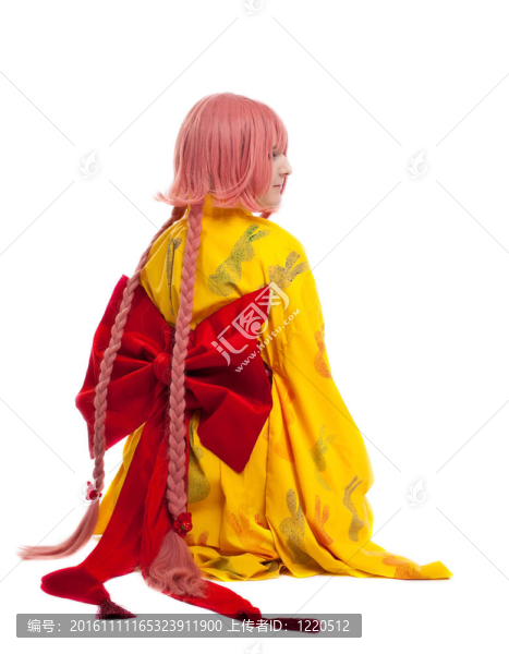 在角色扮演的角色和服裝的女孩