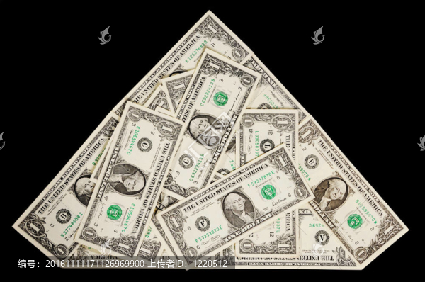 金字塔形狀的美元