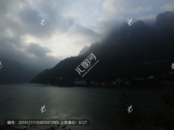 三峽晨景