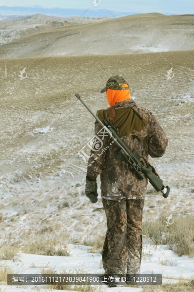 獵人與步槍的孤立形象