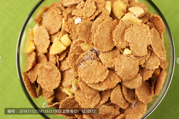 碗里的早餐麥片