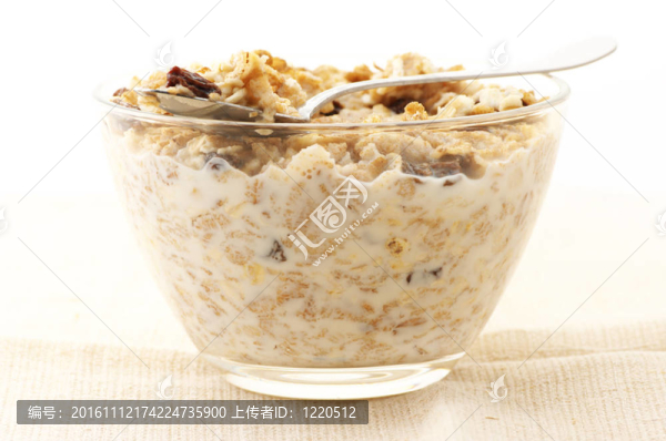 牛奶什錦早餐奶