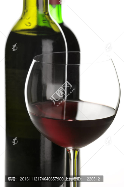 紅酒瓶和玻璃