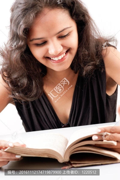 印度女孩喜歡看書