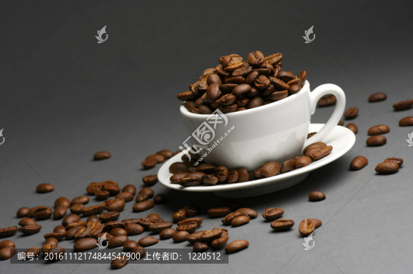 杯子里的咖啡豆