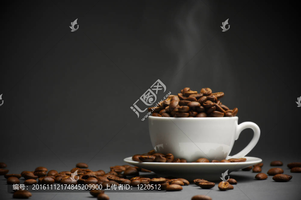 杯子里的咖啡豆