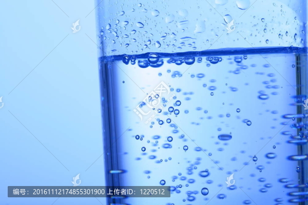 水