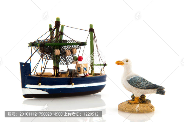 漁船和海鷗