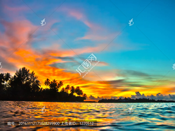 馬爾代夫的日落-匯圖網(wǎng) www.fosd68.com 馬爾代夫的日落