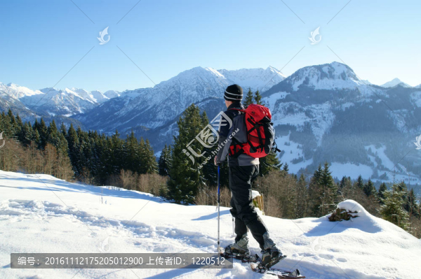 雪徒步旅行