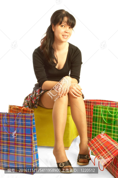 女孩做購買。