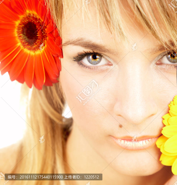 帶花的女孩