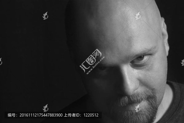 禿頭的男人-匯圖網(wǎng) www.fosd68.com 禿頭的男人