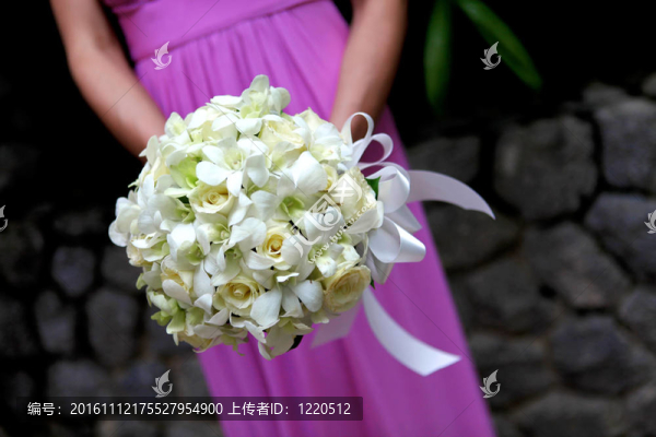 伴娘的捧花。