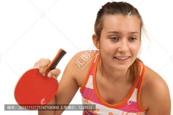 年輕女孩打乒乓球