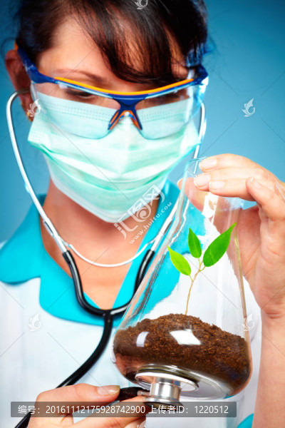 科學(xué)家檢查生命的健康