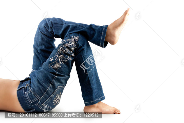 性感的印度女孩的肚子