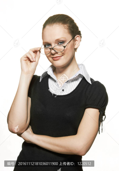 戴眼鏡的年輕女人的肖像