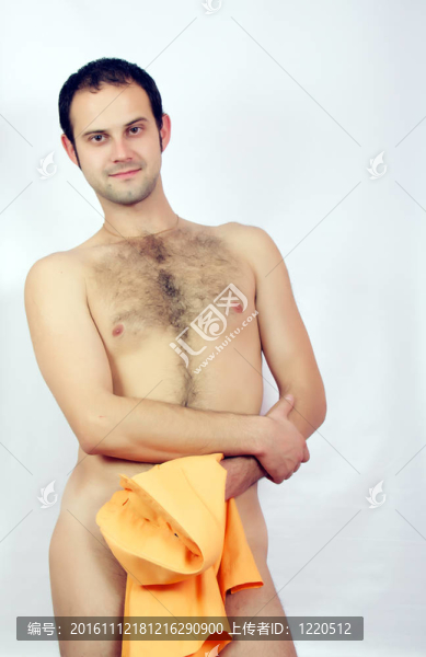 英俊的肌肉男