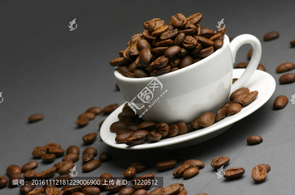 杯子里的咖啡豆