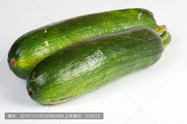 西葫蘆孤立在白色背景