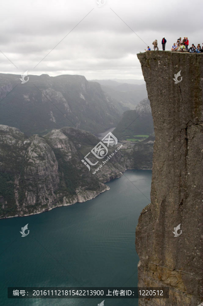 Lyse峽灣和Preikestolen