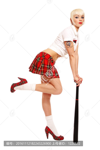 帶棒球棒的女孩