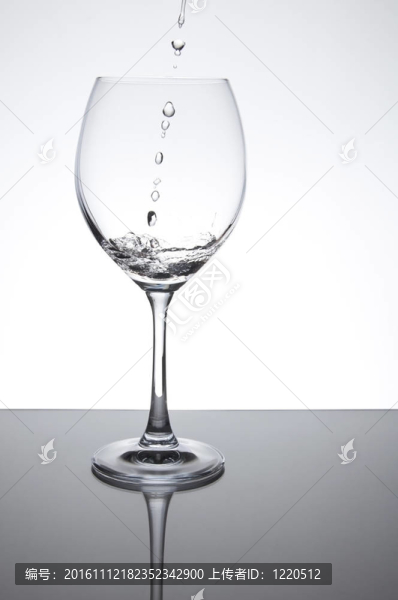 水玻璃能震住酒