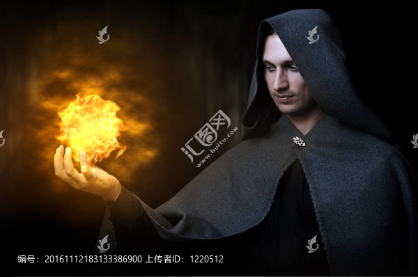 萬圣節(jié)的概念。男巫師的火球