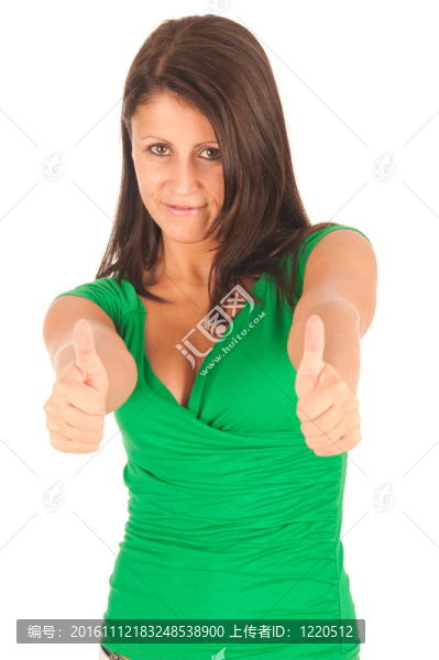 年輕的女人豎起大拇指和微笑