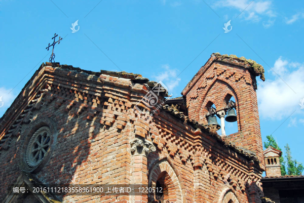 中世紀的村莊：grazzano,Visconti教會