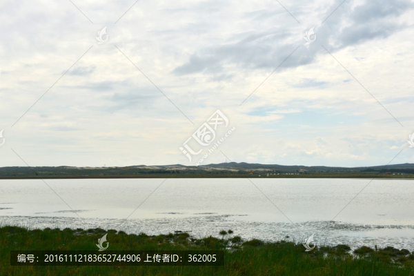 草原湖泊