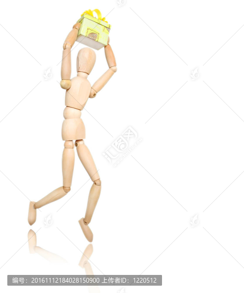 帶禮品盒的木頭人