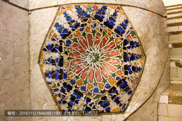 Gaudi,Mosaic。巴塞羅那公園古埃爾