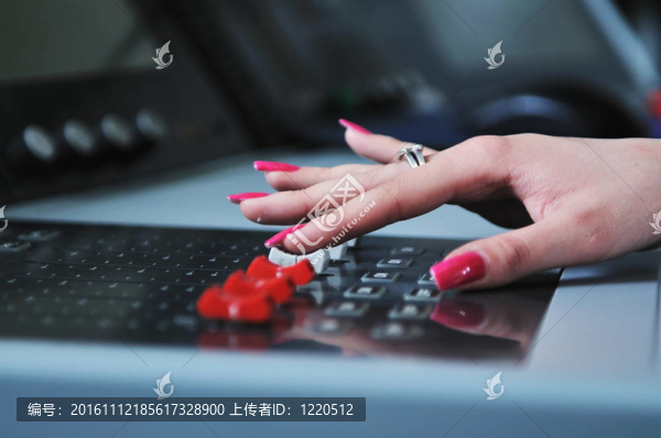 女人的手的音樂