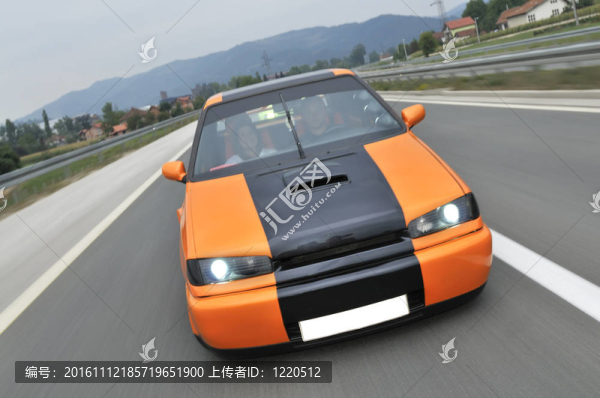 改裝汽車(chē)節(jié)約下來(lái)的公路