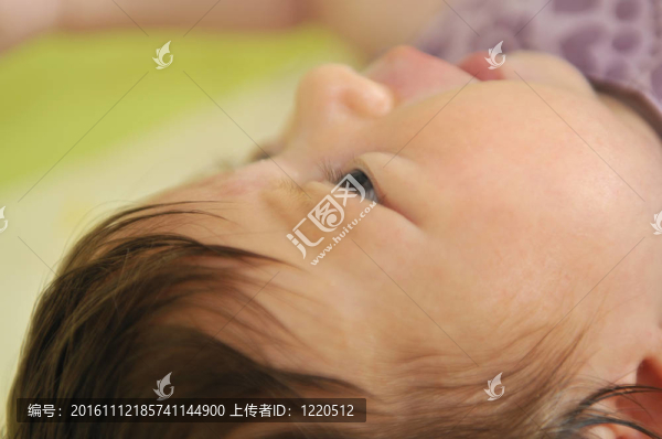 可愛的小寶貝室內(nèi)