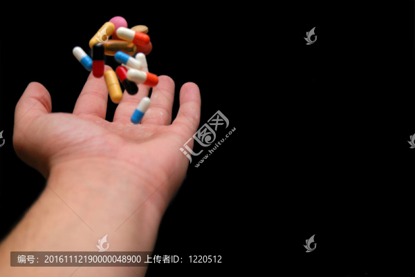 藥片在手