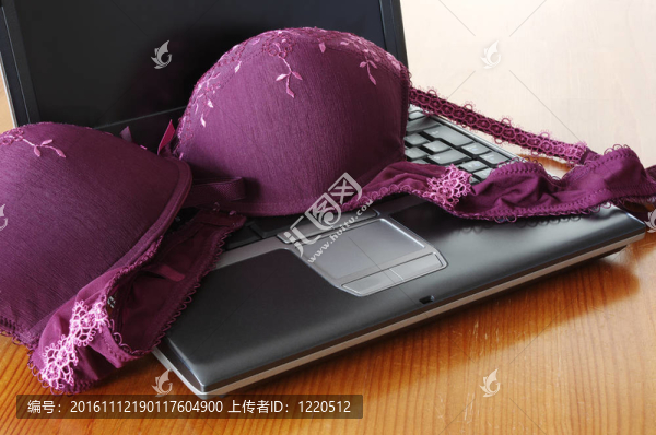 工作中的愛(ài)情。