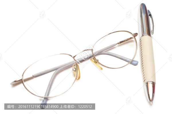 筆和眼鏡