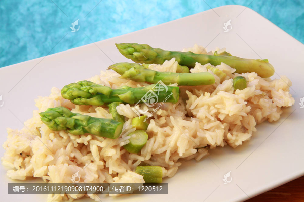 米飯配蘆筍