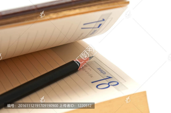打開日記里的鉛筆