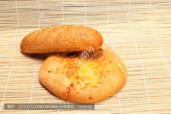 長(zhǎng)法棍和起司面包