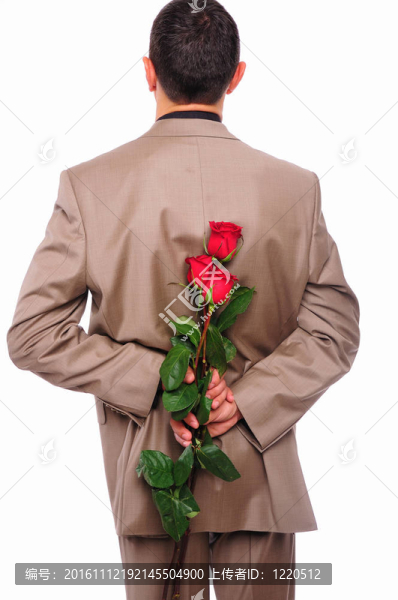 年輕人躲在玫瑰后-匯圖網(wǎng) www.fosd68.com 年輕人躲在玫瑰后