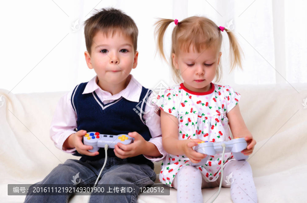 小弟弟和妹妹