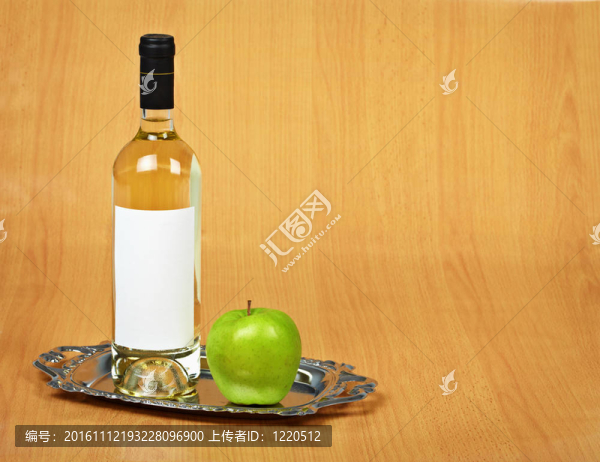 靜物-白葡萄酒和綠蘋果瓶